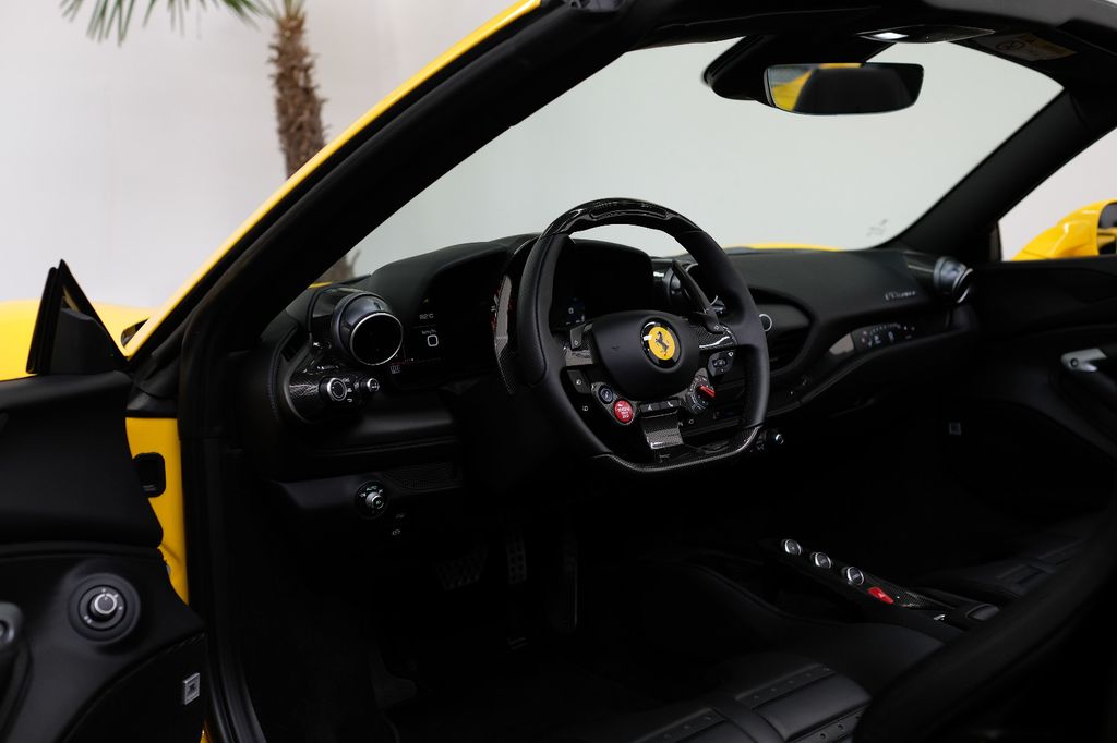 Ferrari F8 2023