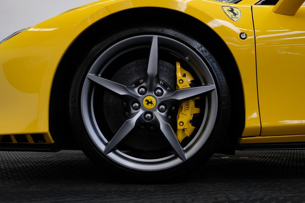 Ferrari F8 2023