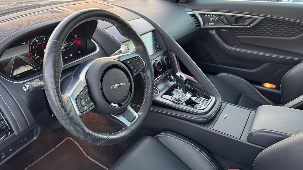 Jaguar F-Type 2022