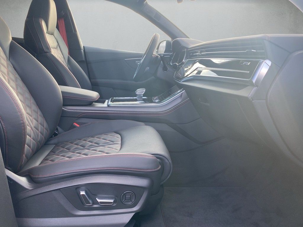Audi SQ8 2025