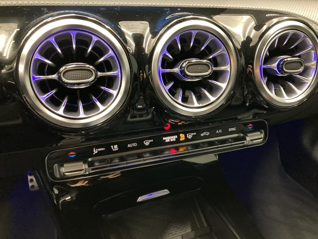 Mercedes-Benz CLA 200 2023