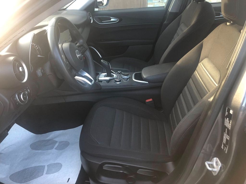 Alfa Romeo Giulia 2021