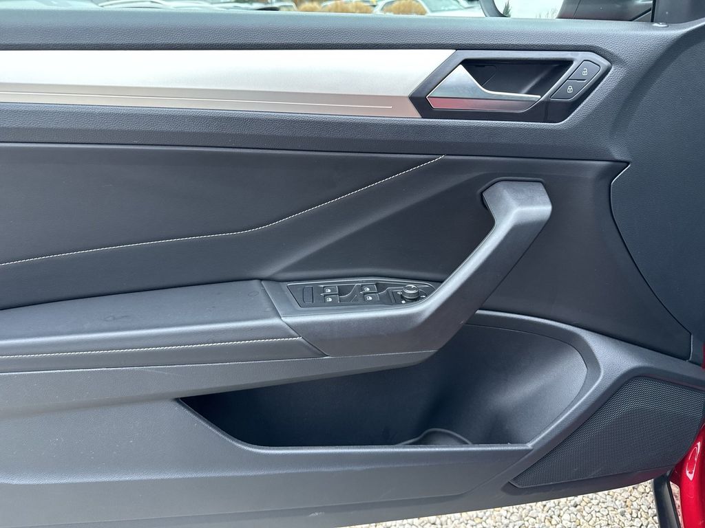 Volkswagen T-Roc 2024