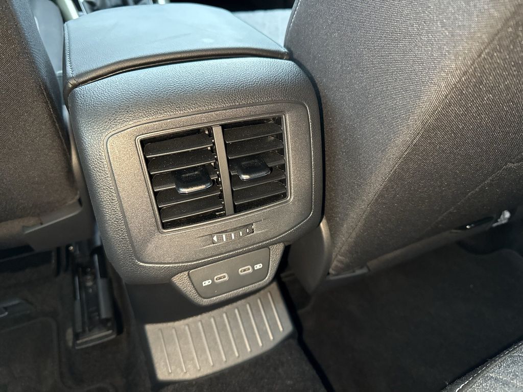 Volkswagen T-Roc 2024