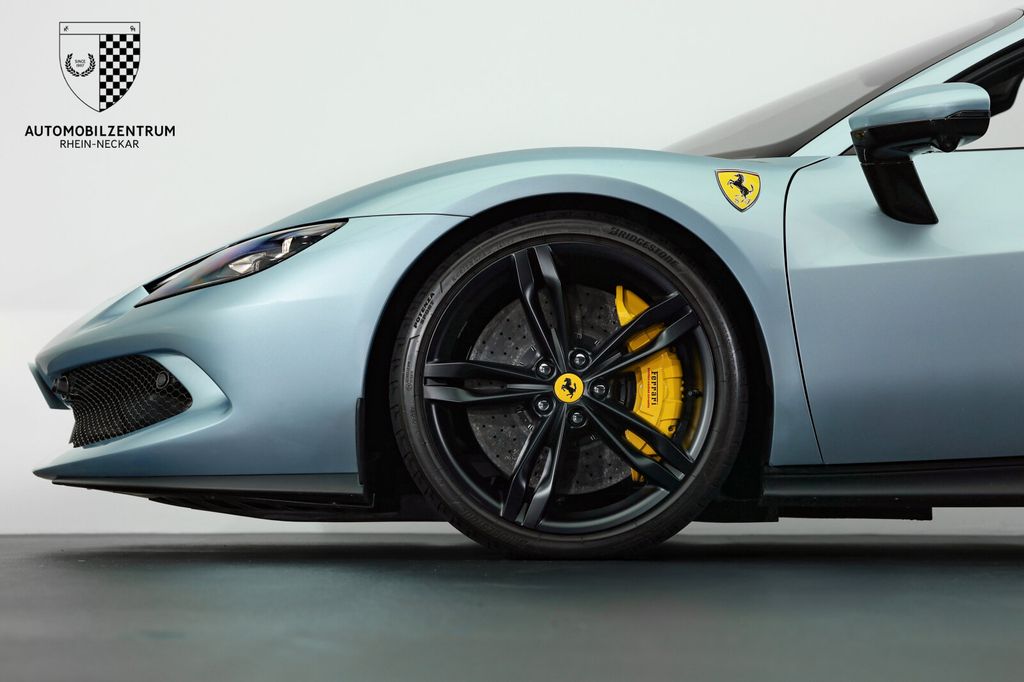 Ferrari 296 GTS 2025