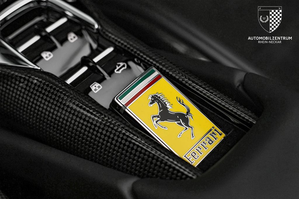 Ferrari 296 GTS 2025