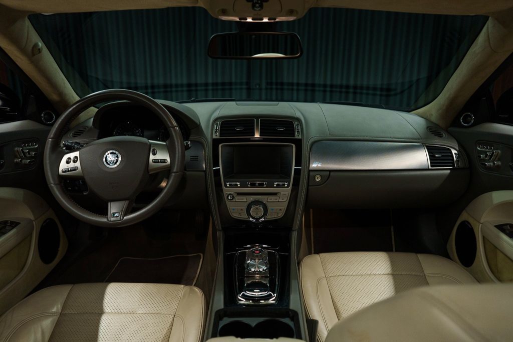 Jaguar XKR 2010