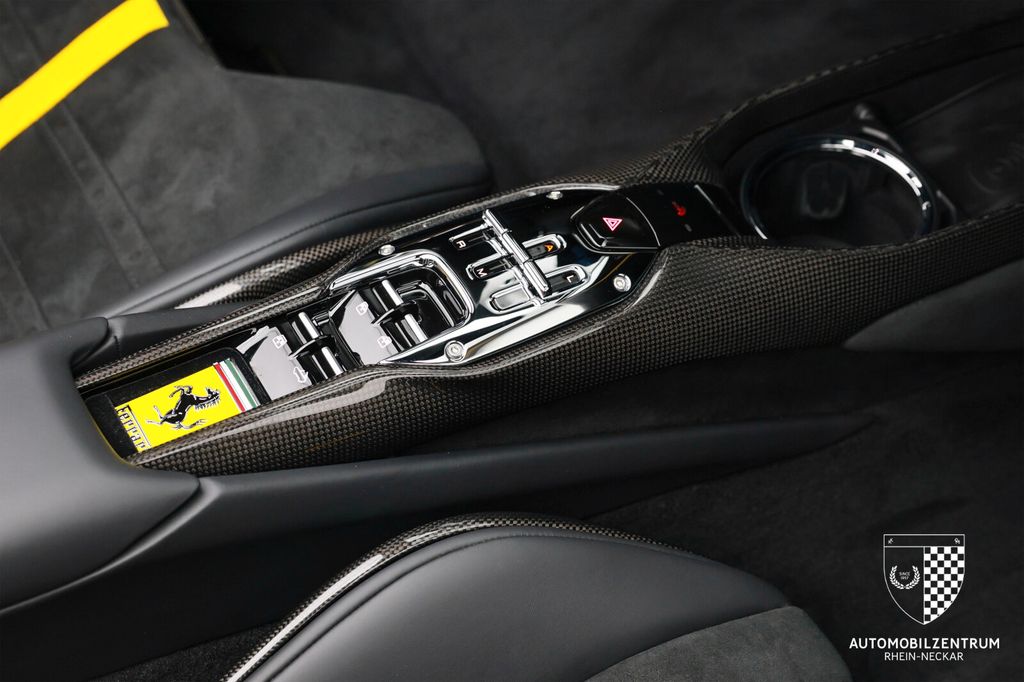 Ferrari 296 GTS 2025