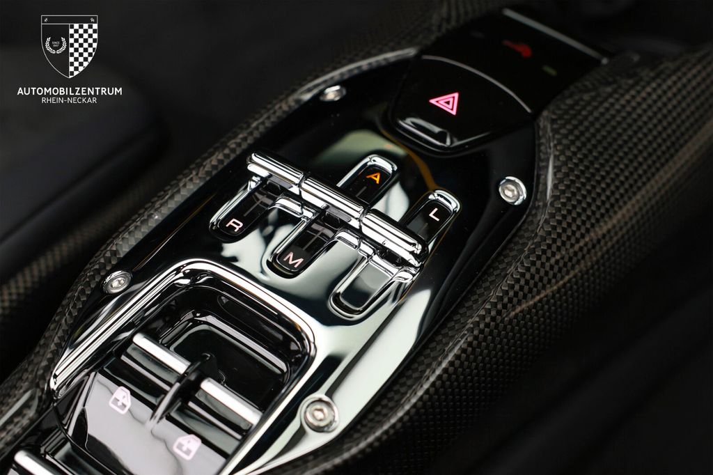 Ferrari 296 GTS 2025