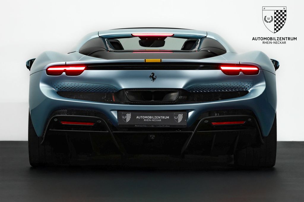 Ferrari 296 GTS 2025