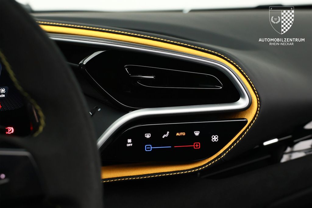 Ferrari 296 GTS 2025