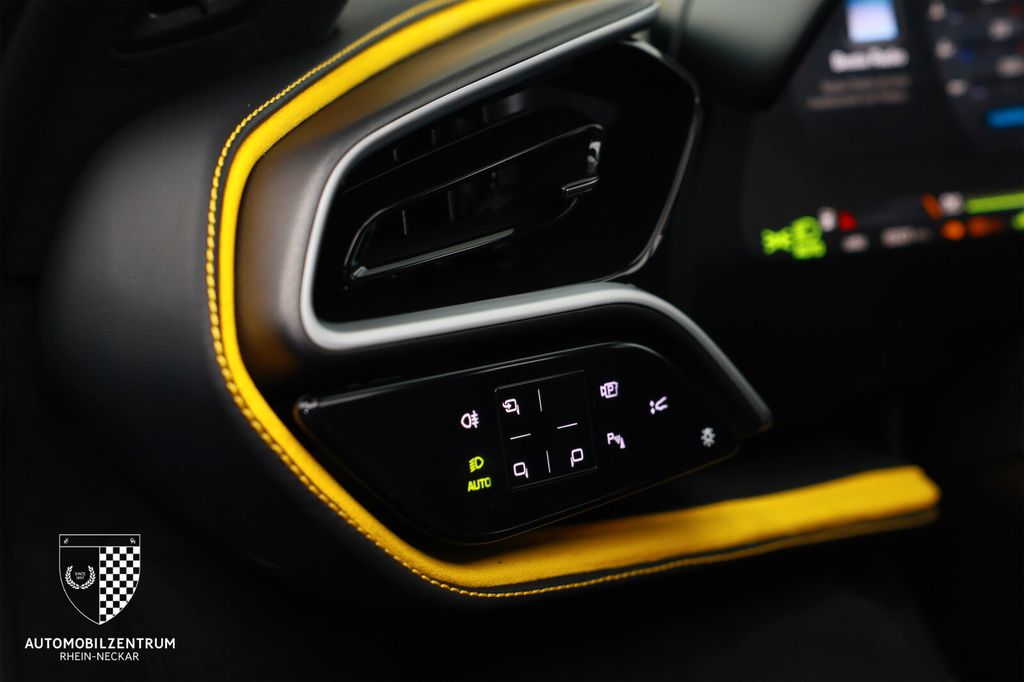 Ferrari 296 GTS 2025