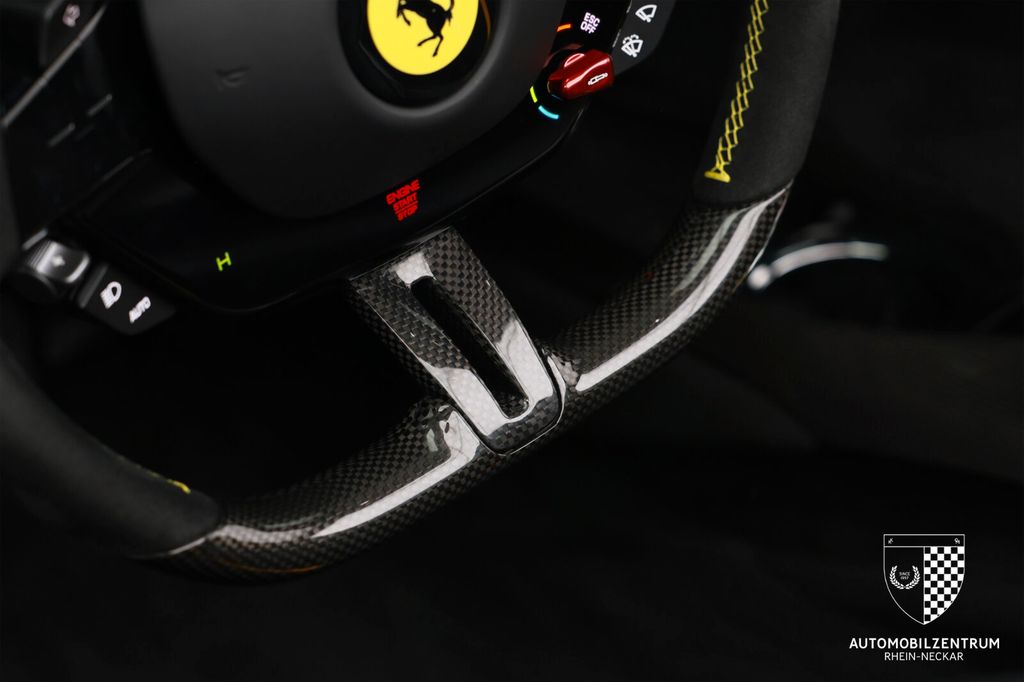 Ferrari 296 GTS 2025