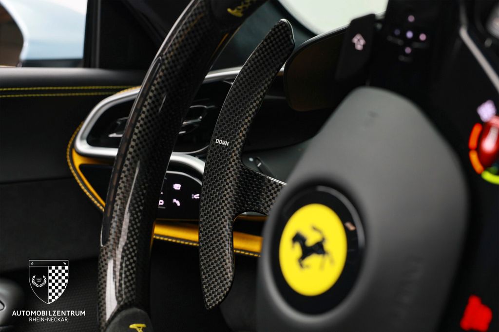 Ferrari 296 GTS 2025