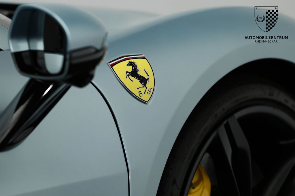 Ferrari 296 GTS 2025