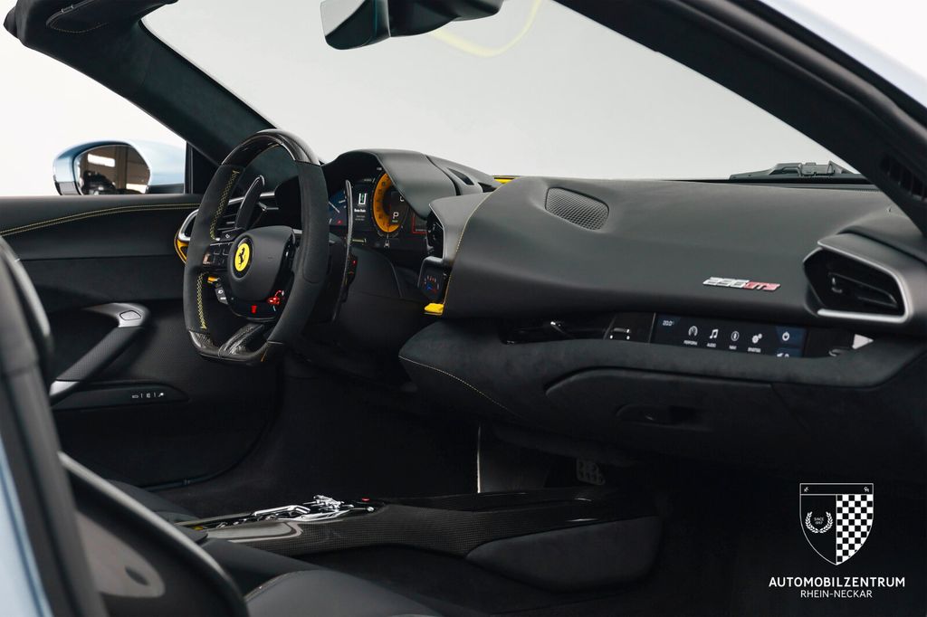 Ferrari 296 GTS 2025