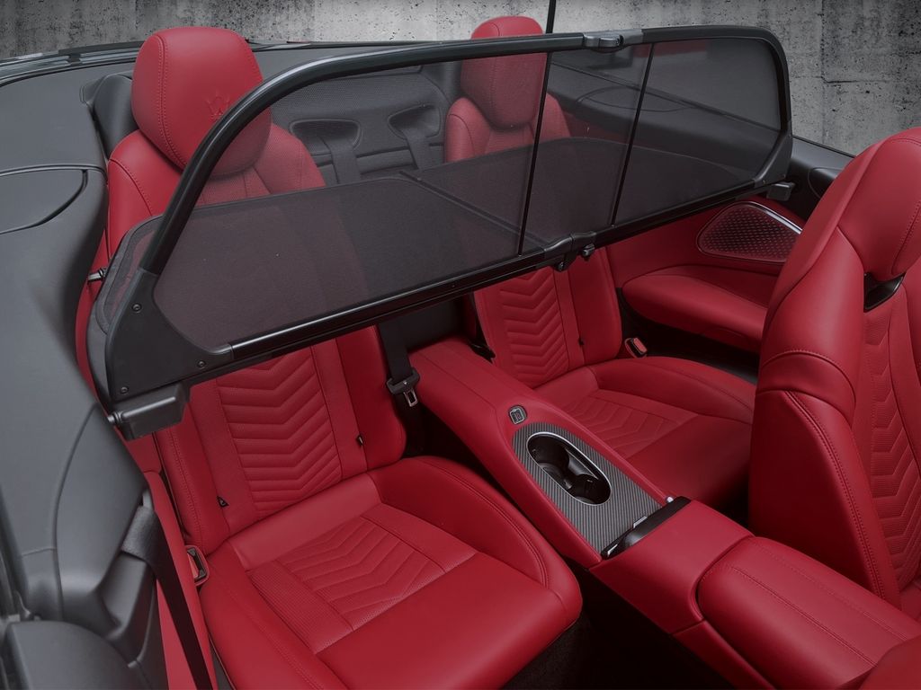 Maserati GranCabrio 2024