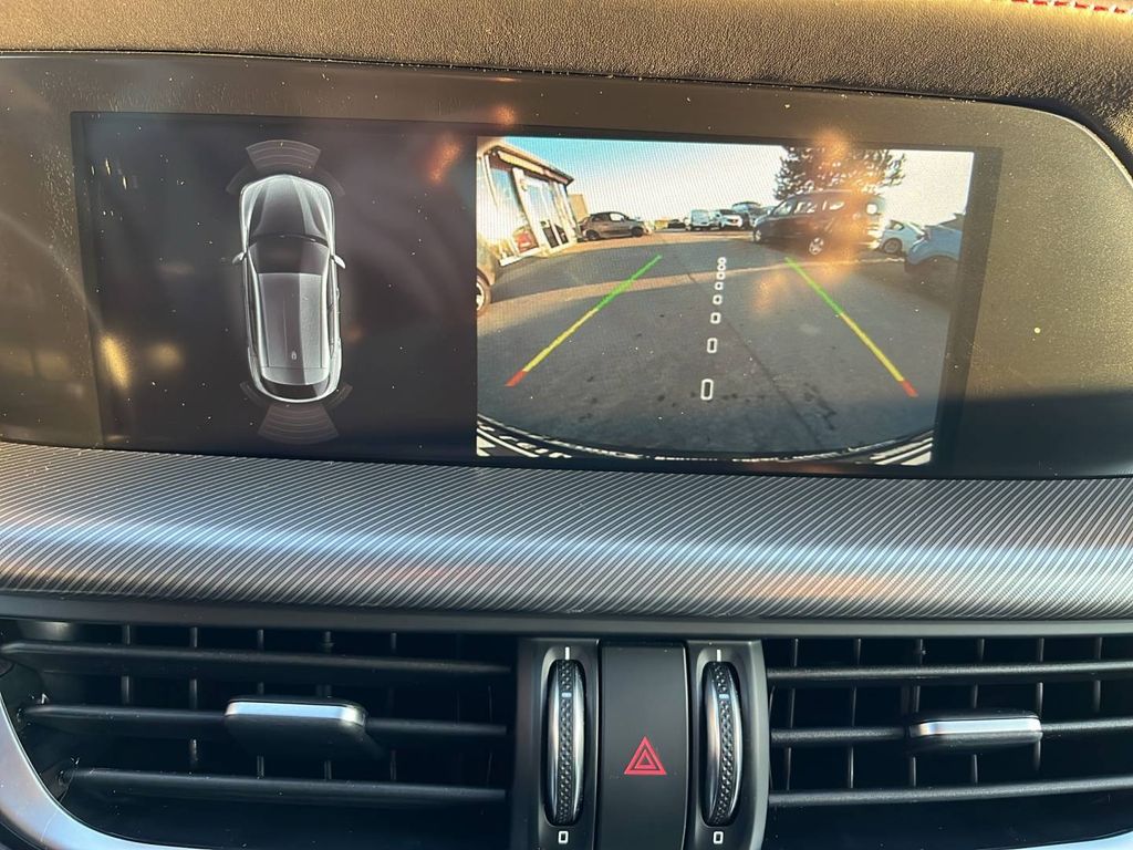 Alfa Romeo Stelvio 2023