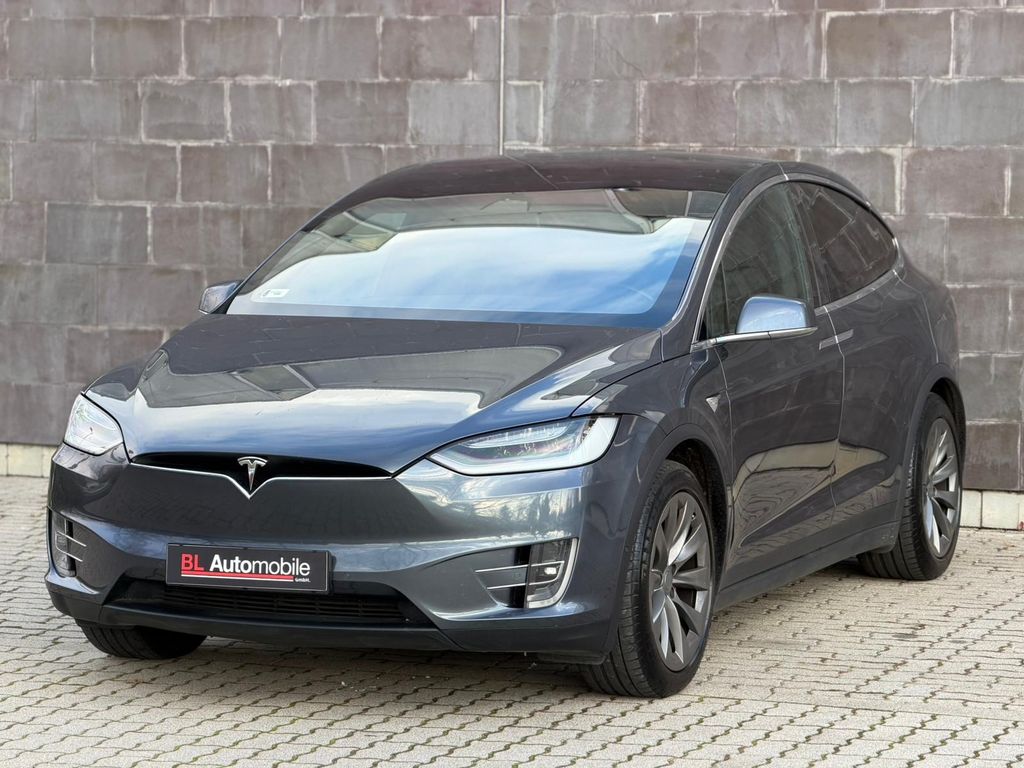 Tesla Model X 2020