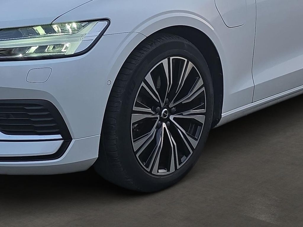 Volvo V60 2022