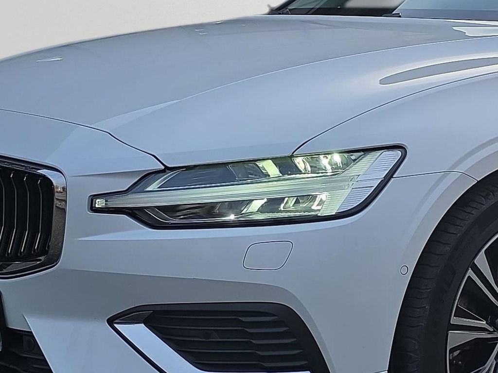 Volvo V60 2022