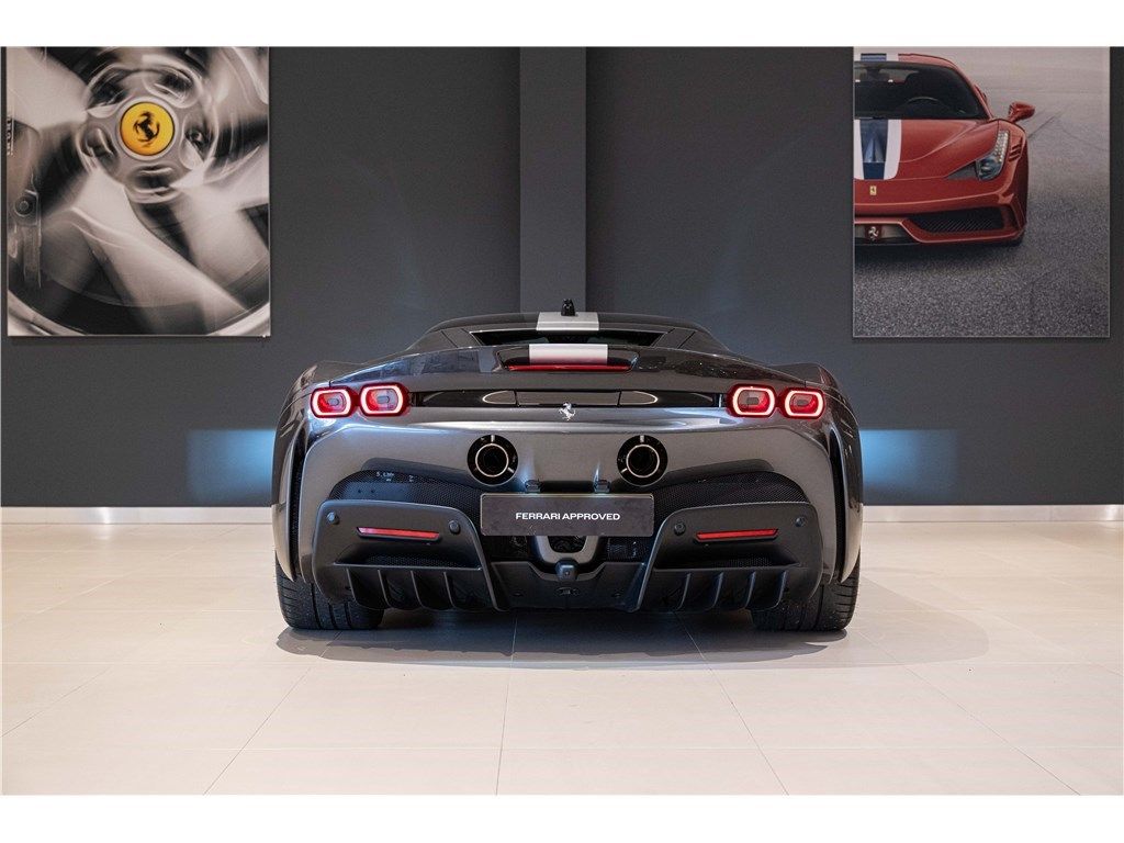 Ferrari SF90 2021