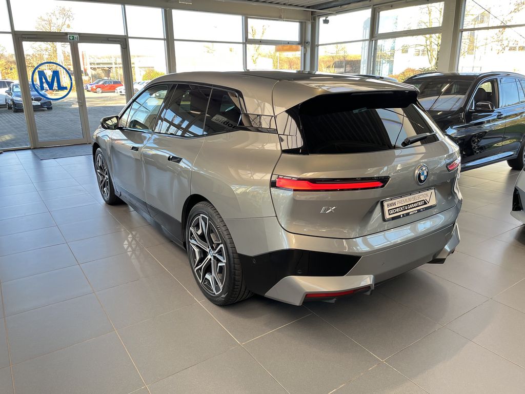 BMW iX 2023