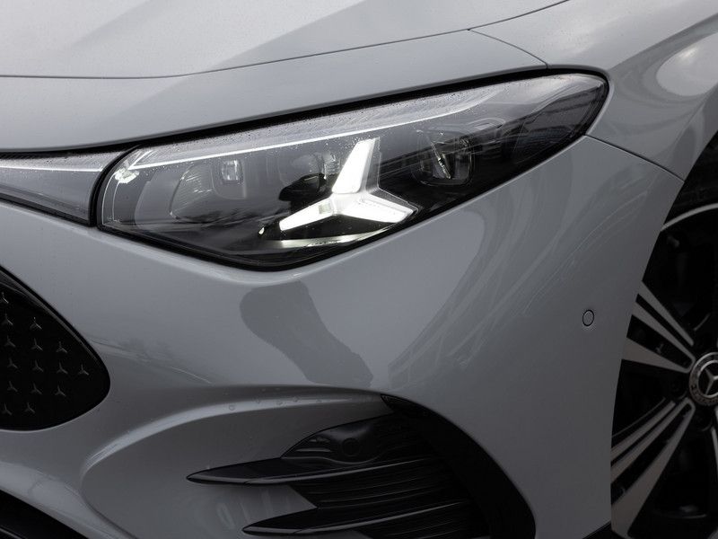 Mercedes-Benz CLA 350 2025