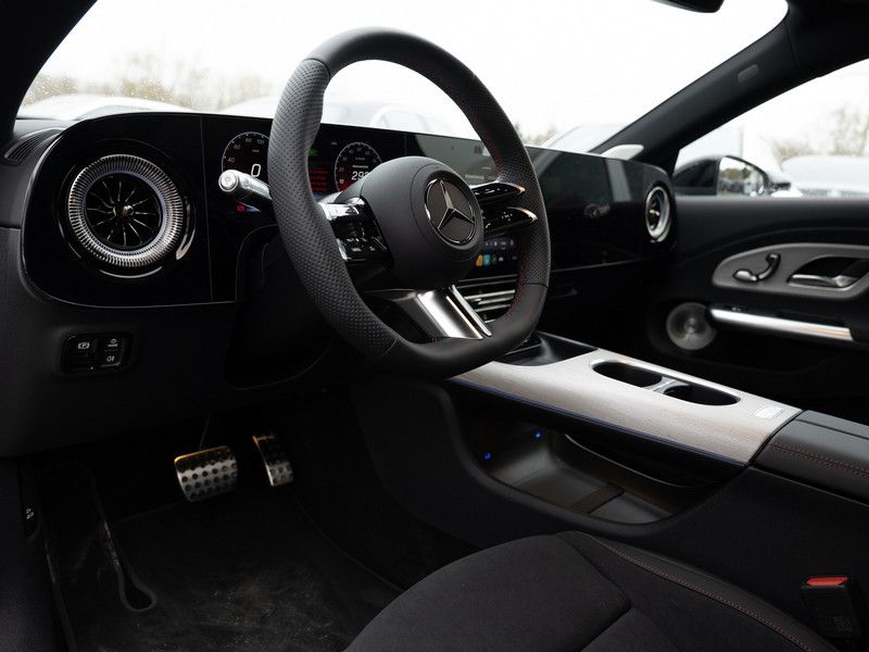 Mercedes-Benz CLA 350 2025