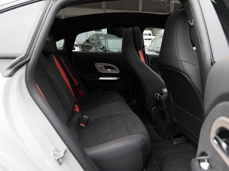 Mercedes-Benz CLA 350 2025