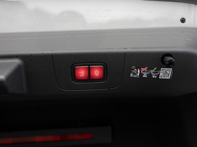 Mercedes-Benz CLA 350 2025