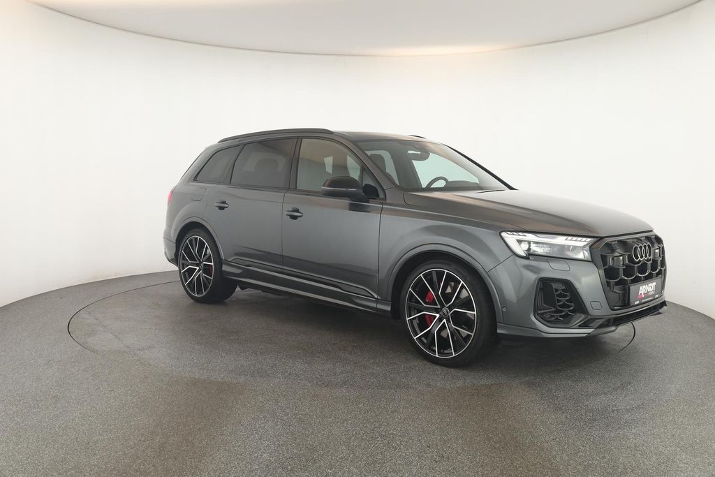 Audi SQ7 2025