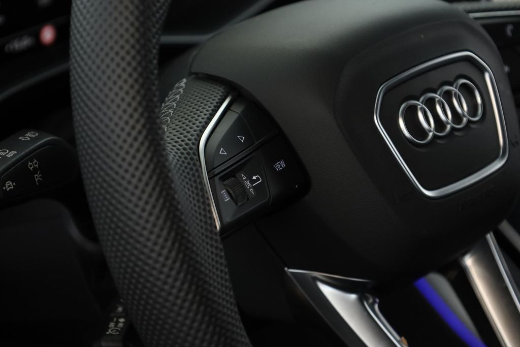 Audi SQ7 2025