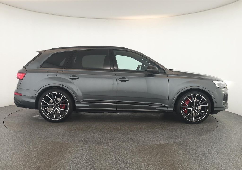 Audi SQ7 2025