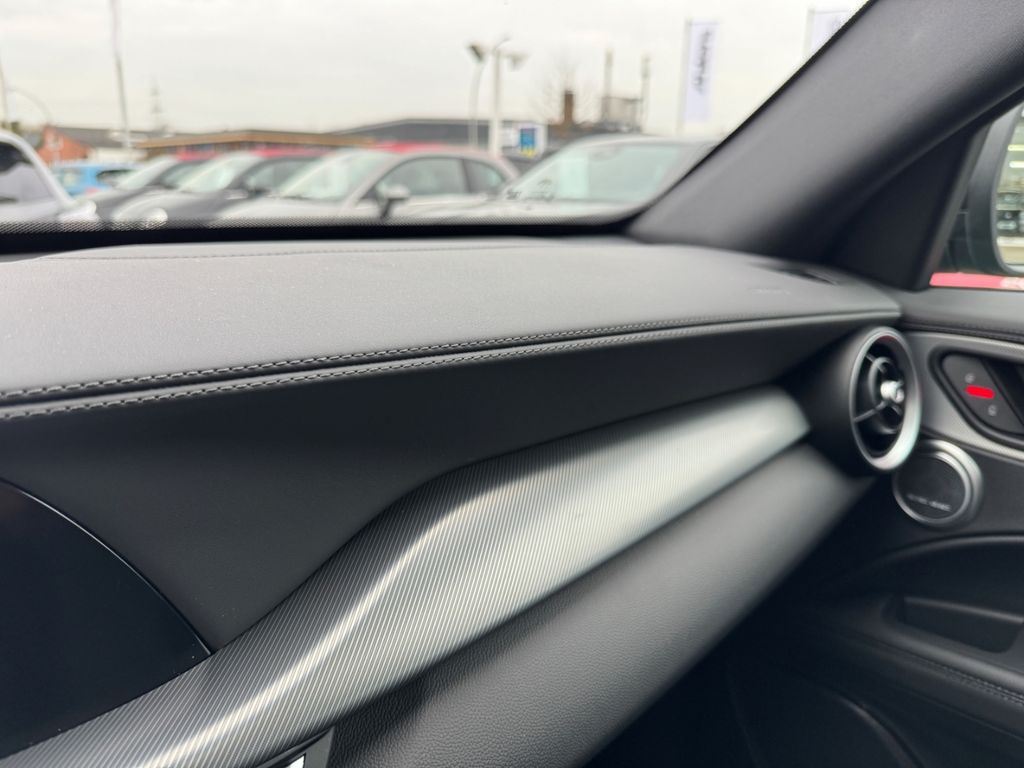 Alfa Romeo Stelvio 2025