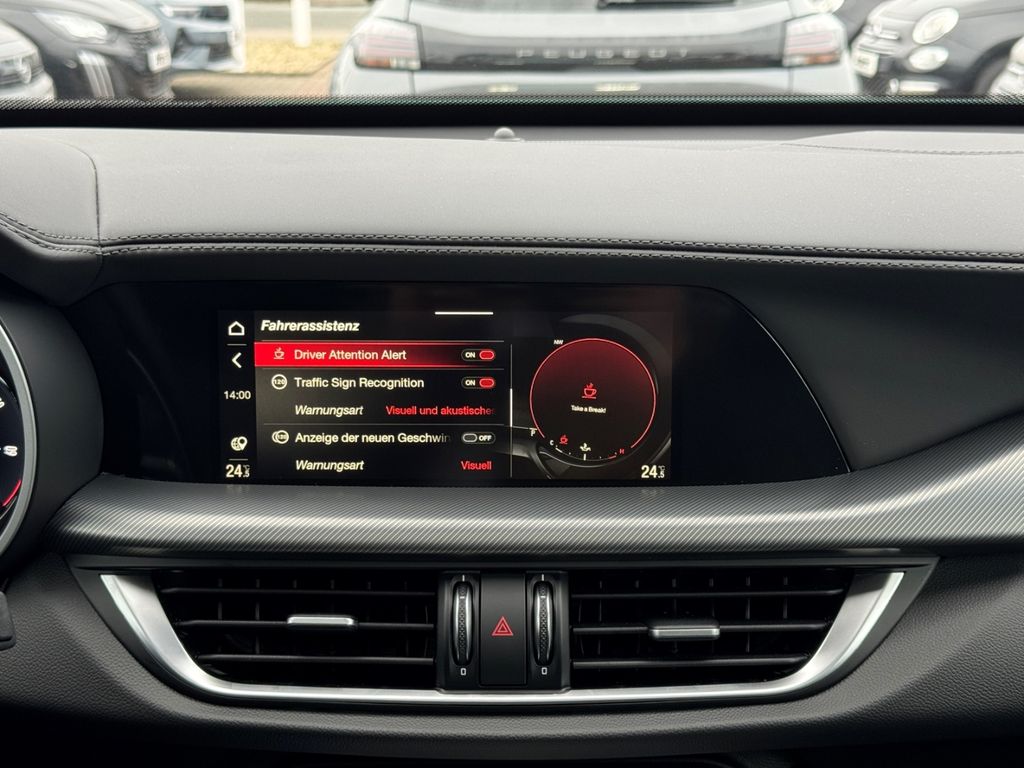 Alfa Romeo Stelvio 2025