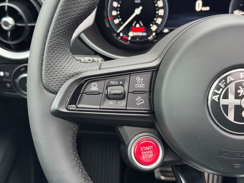 Alfa Romeo Stelvio 2025