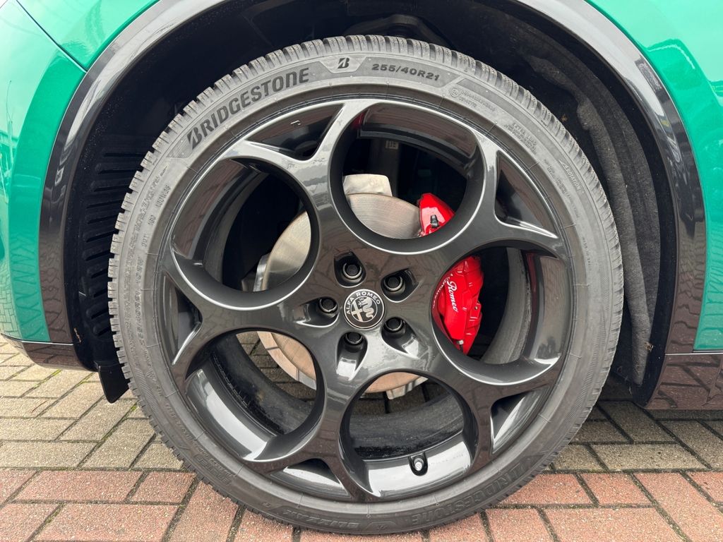 Alfa Romeo Stelvio 2025