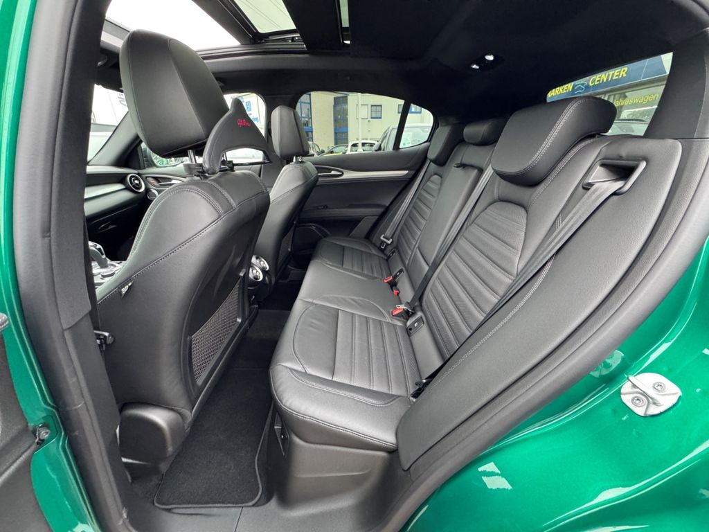 Alfa Romeo Stelvio 2025