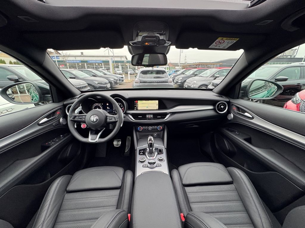 Alfa Romeo Stelvio 2025