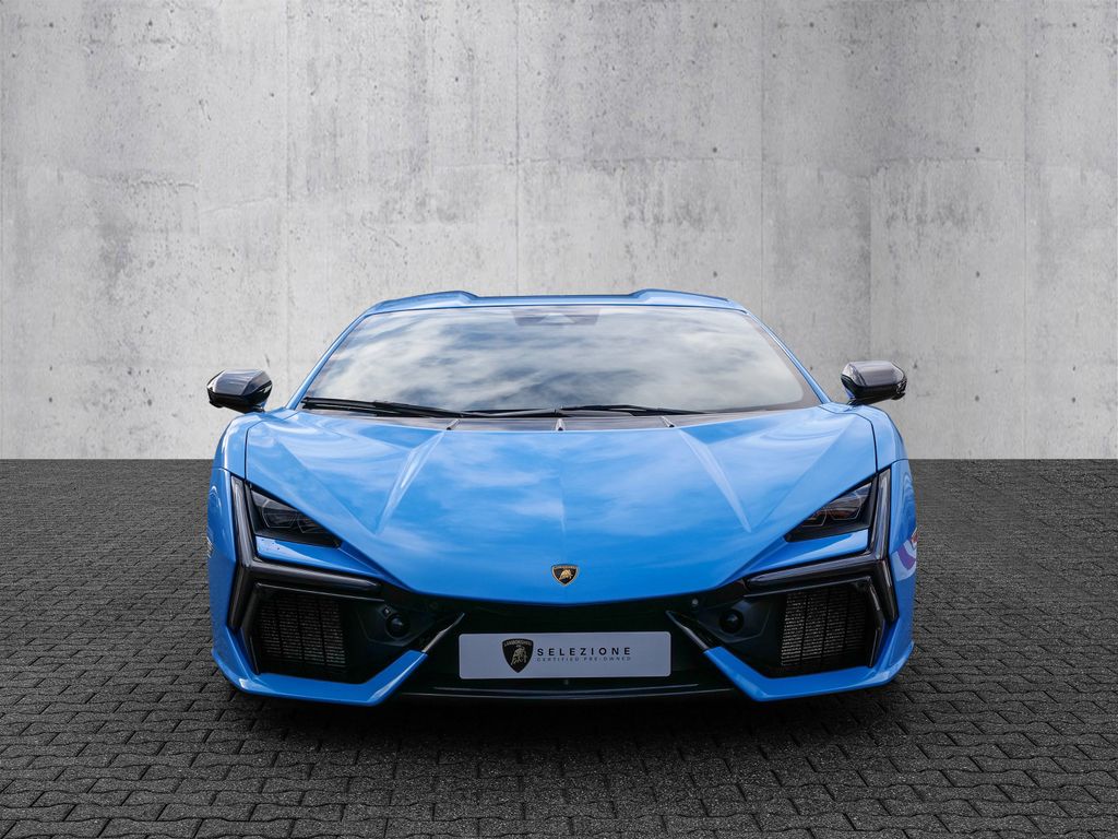 Lamborghini Revuelto 2024