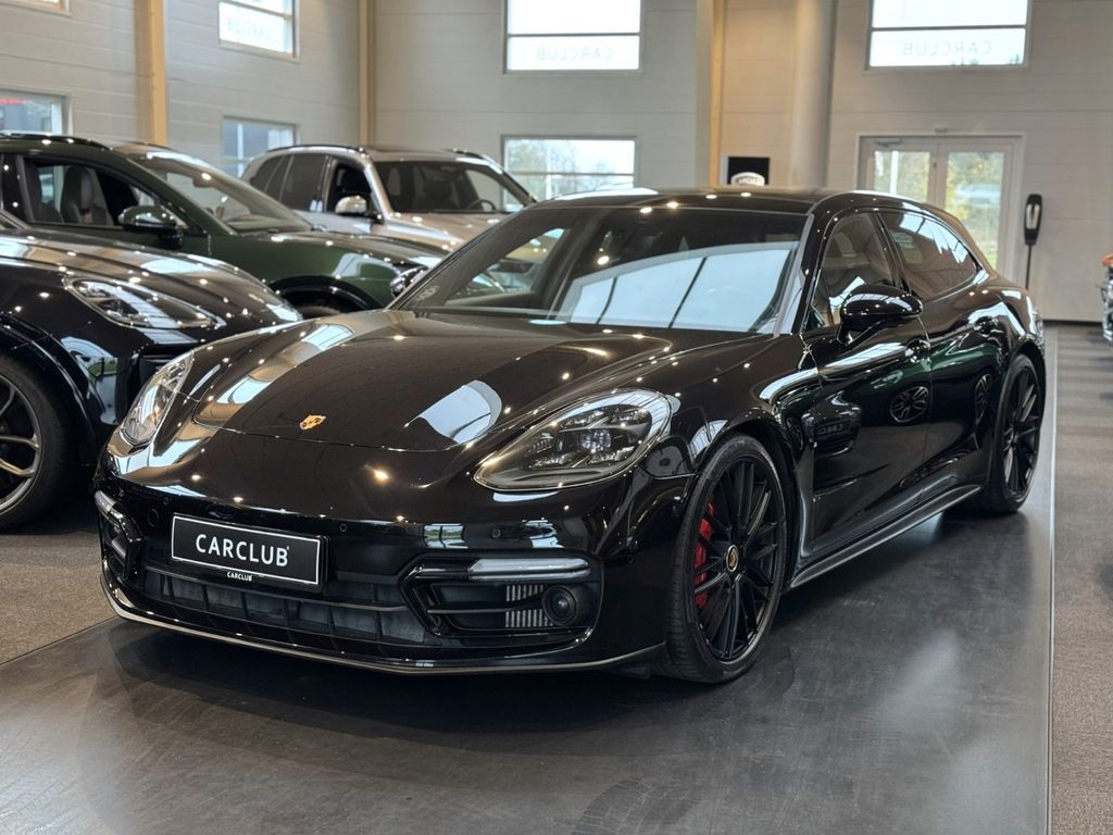 Porsche Panamera 2021