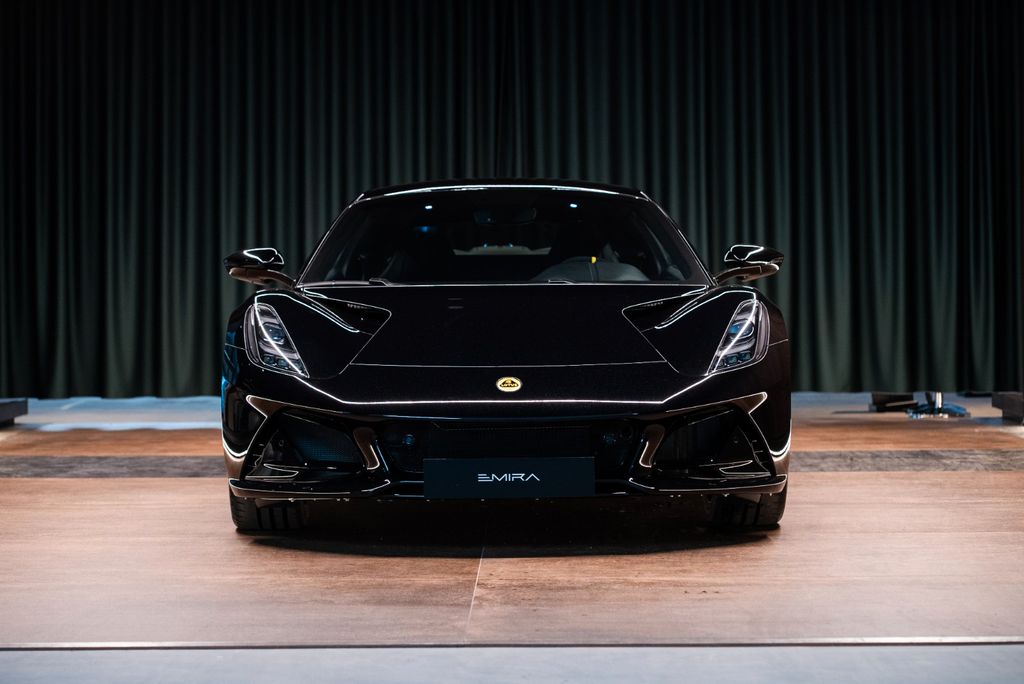 Lotus Emira 2024