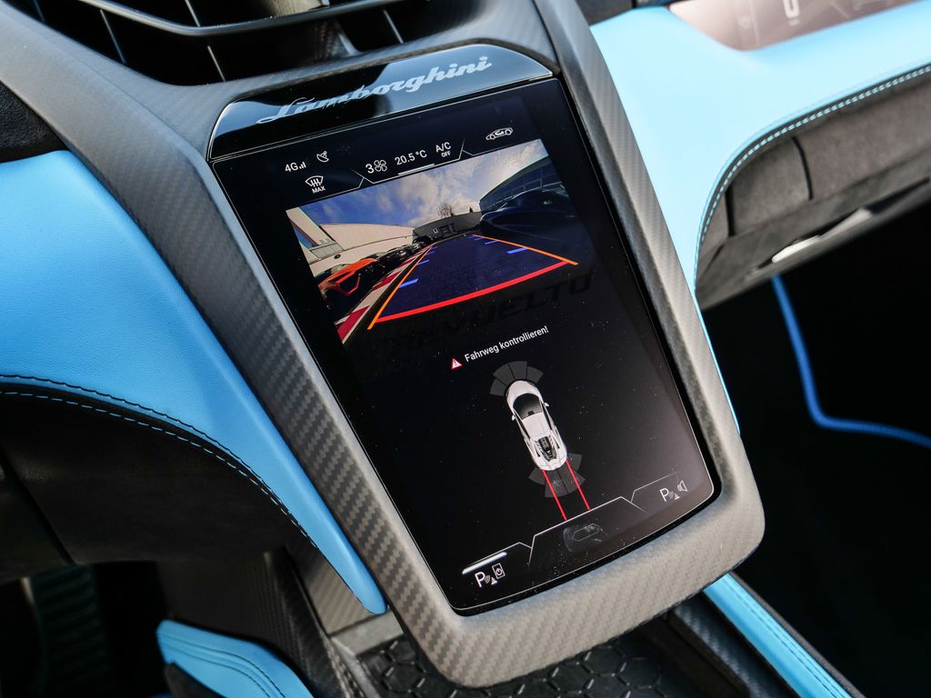 Lamborghini Revuelto 2024