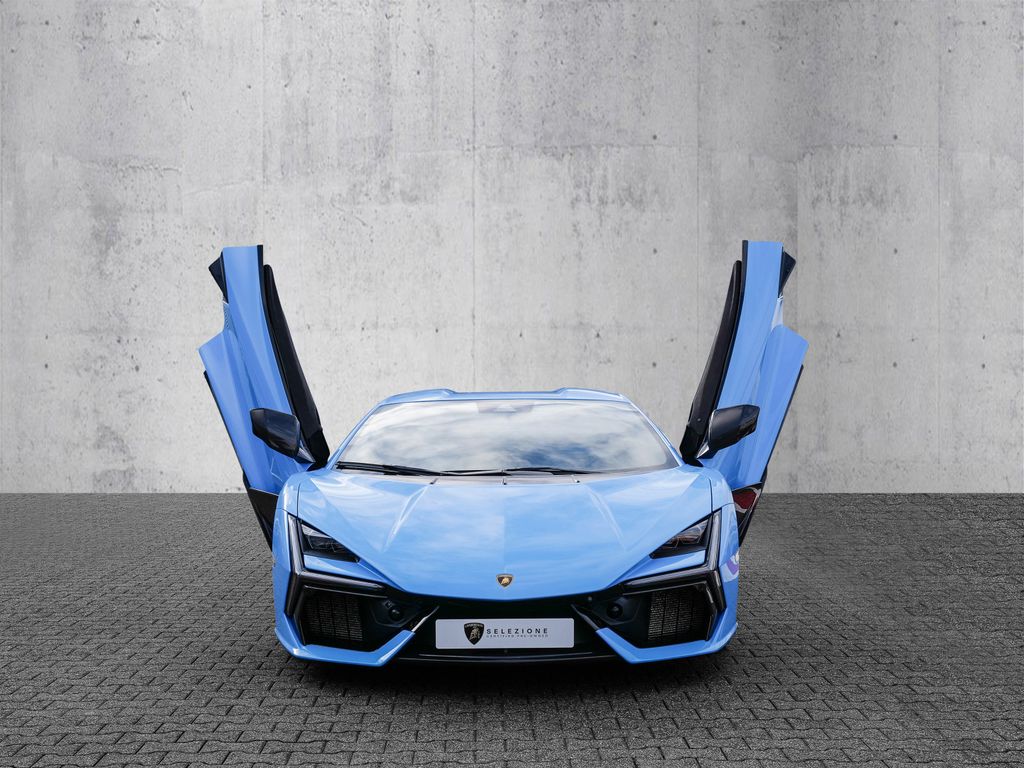 Lamborghini Revuelto 2024