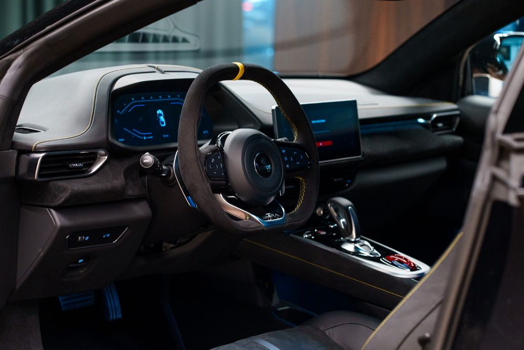Lotus Emira 2024