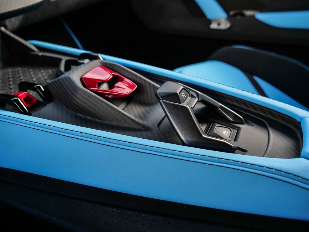 Lamborghini Revuelto 2024