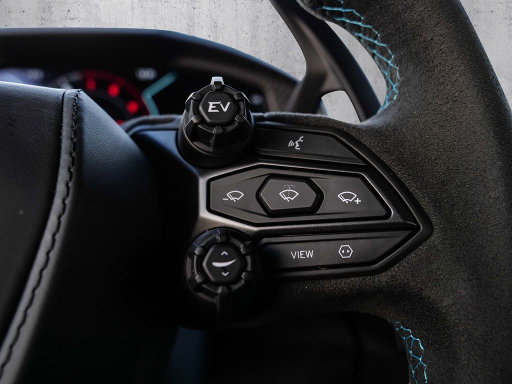 Lamborghini Revuelto 2024