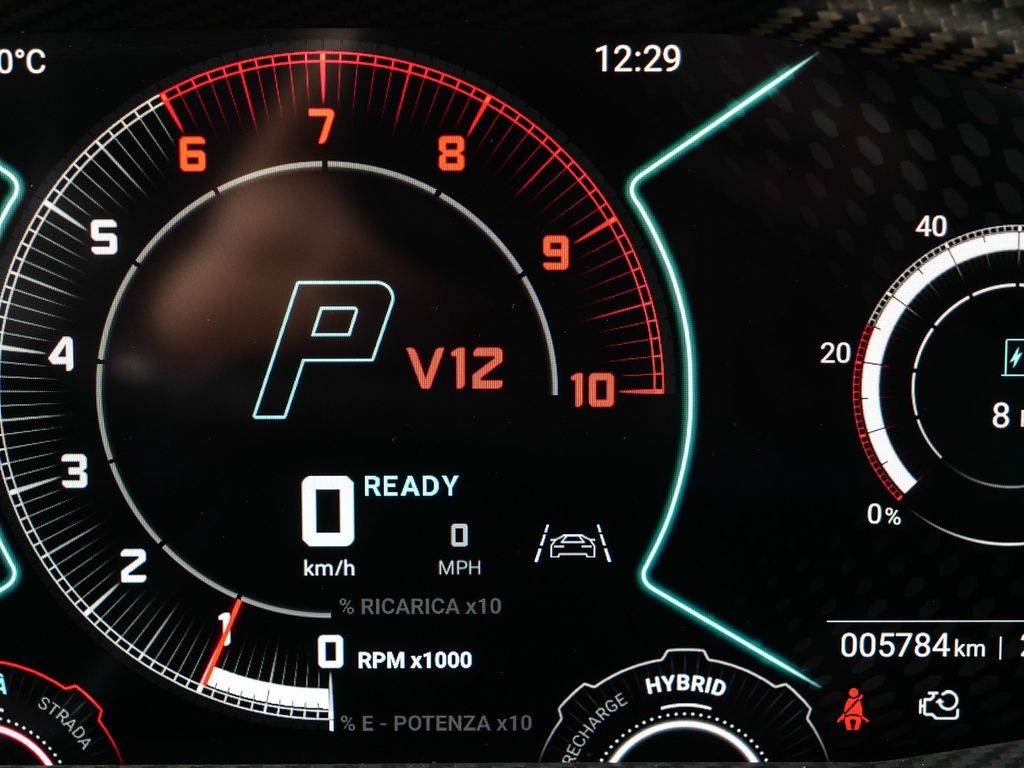 Lamborghini Revuelto 2024