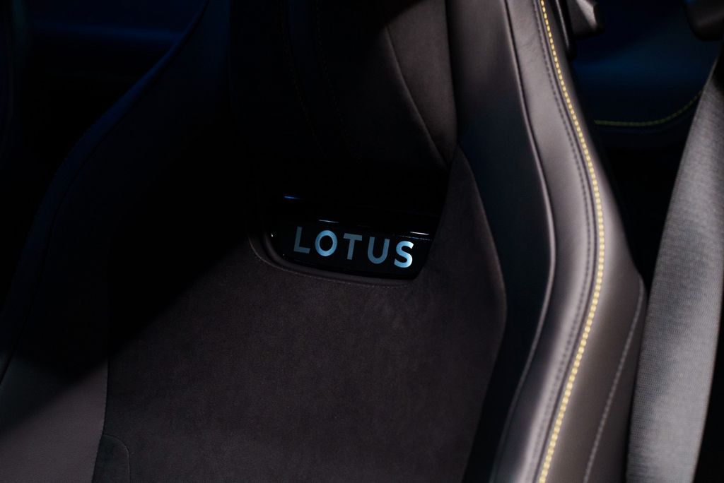 Lotus Emira 2024
